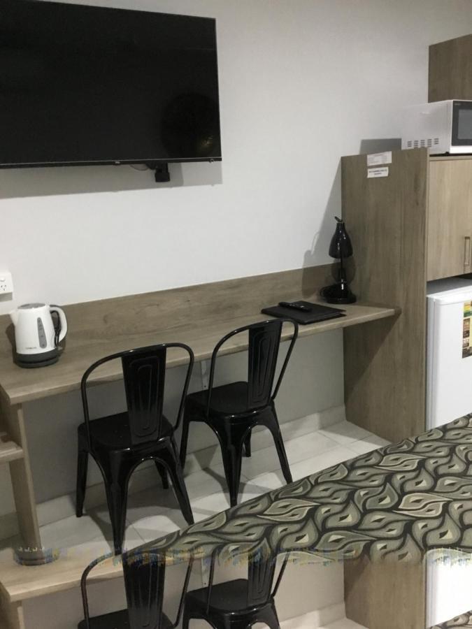 Golden Palms Motor Inn Бандаберг Екстериор снимка
