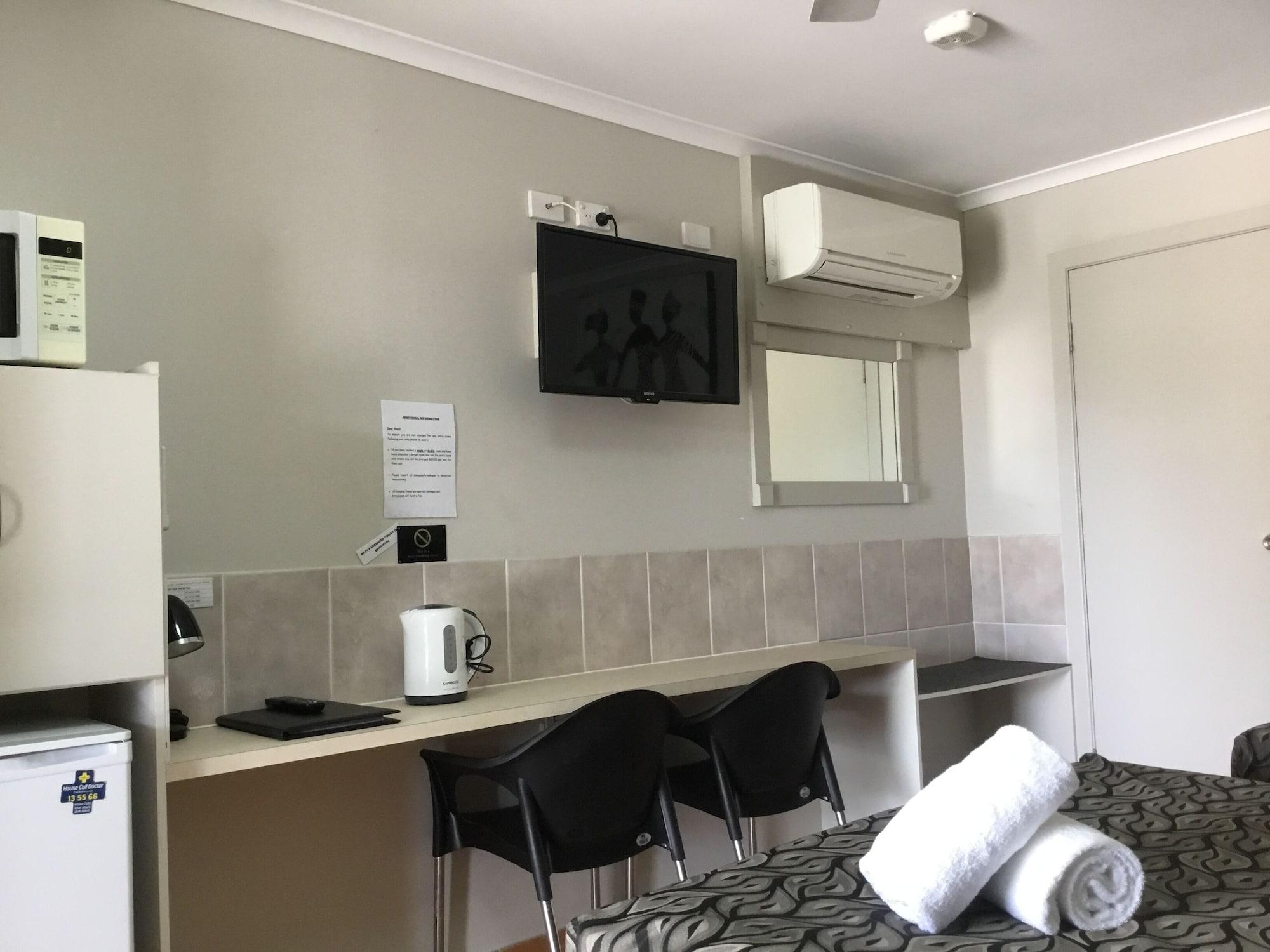Golden Palms Motor Inn Бандаберг Екстериор снимка