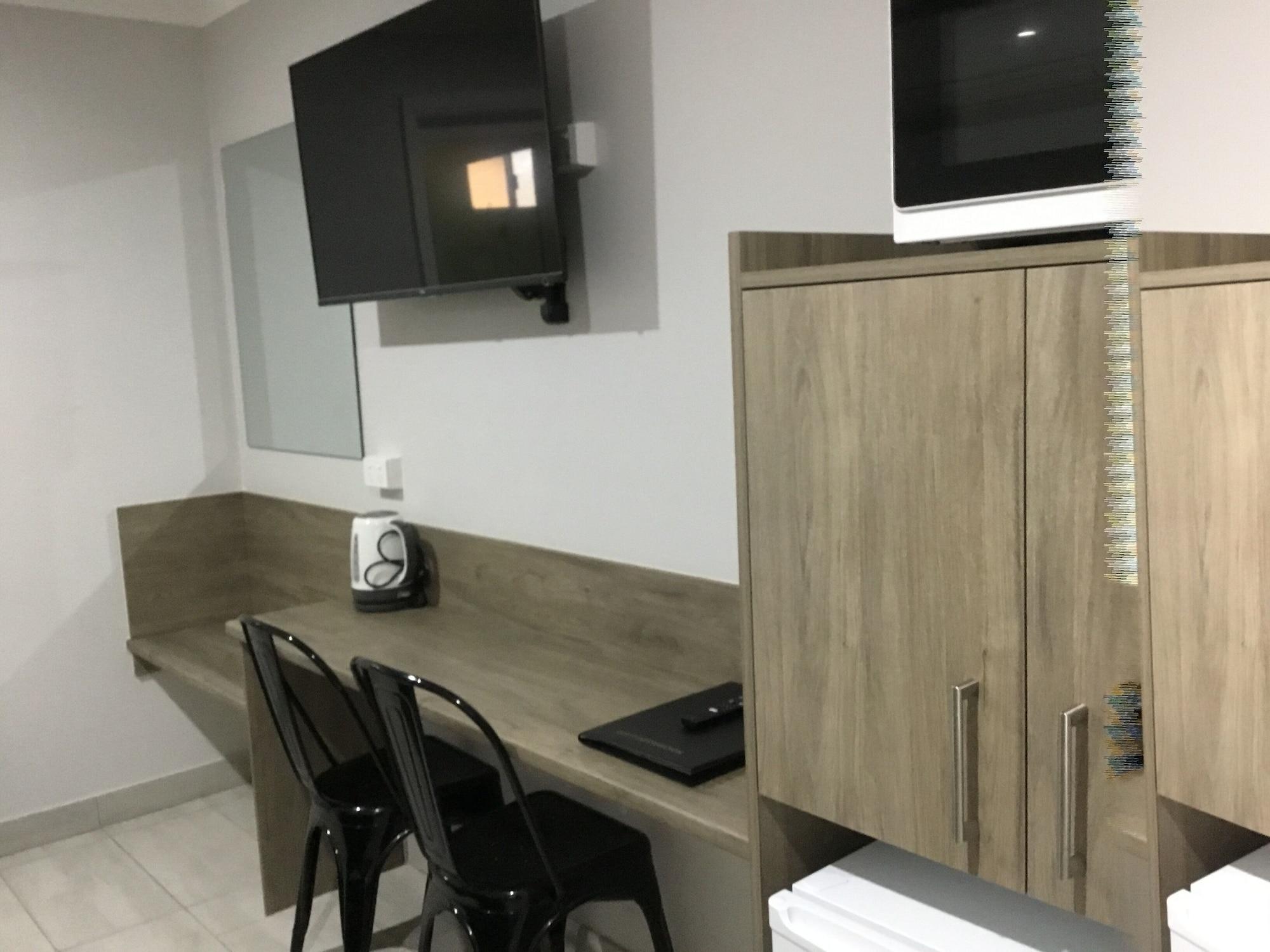 Golden Palms Motor Inn Бандаберг Екстериор снимка